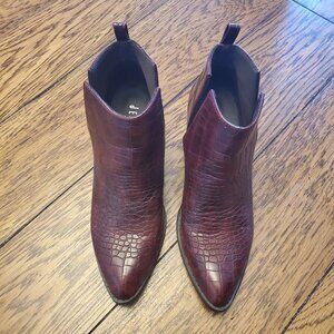 Women's Jelly Pop Stylish Ankle Boots. Size 8.5M, Burgundy, textured, Ex Cond!